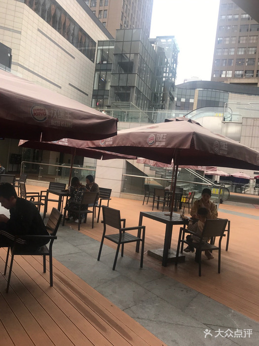 高二同学都组团割双眼皮了,那整形的年龄到底是多少_BJL平台集团(图4) BJL平台